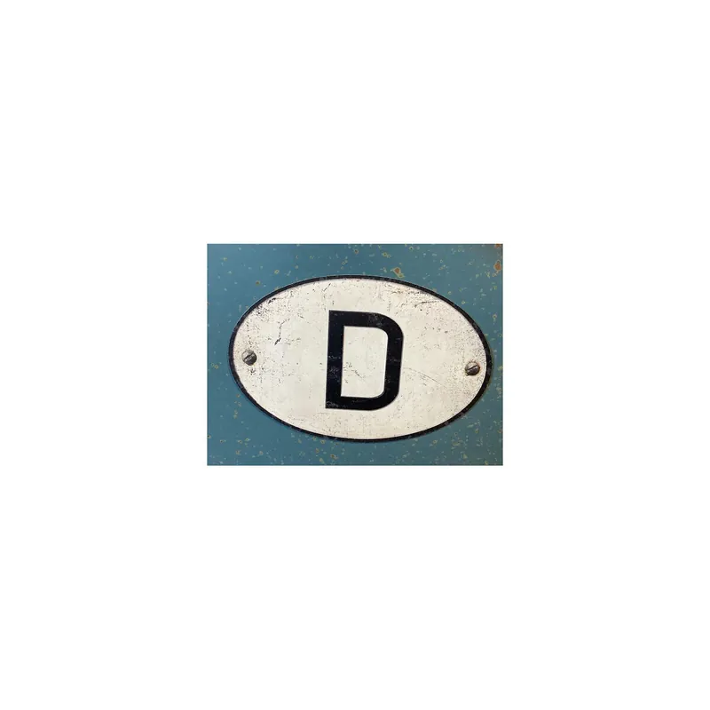 Deutschland ‘D‘ Schild als Magnet Patina-Style Markenprodukt